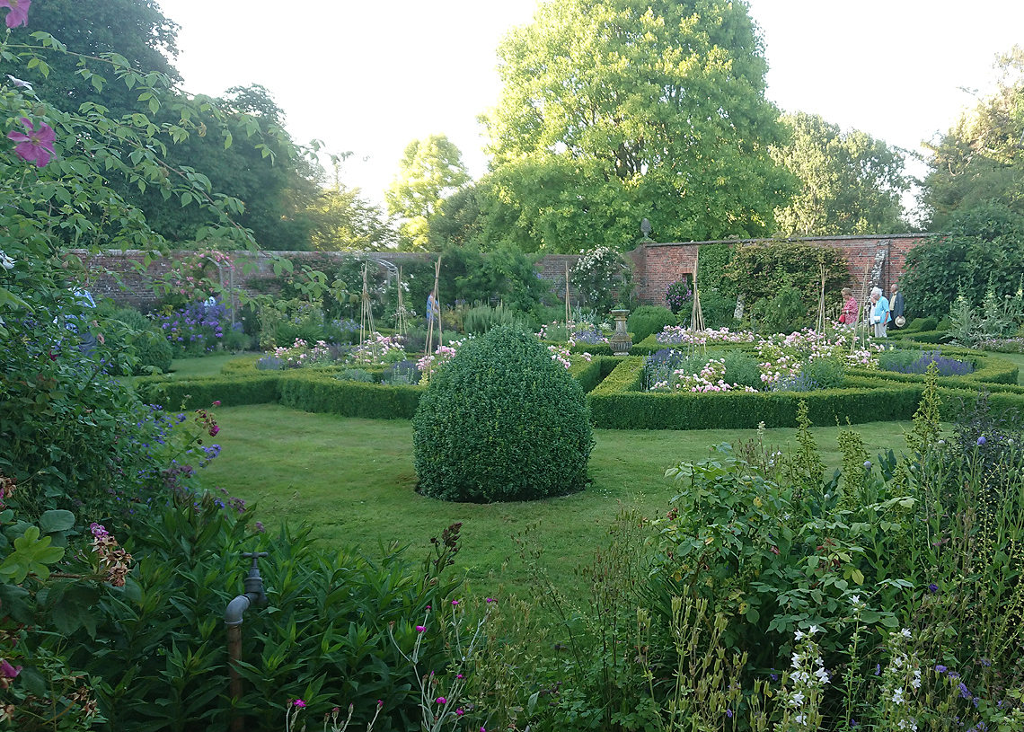 Adwell House - The Walled Garden